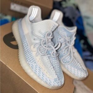 YEEZY BOOST 350 V2
